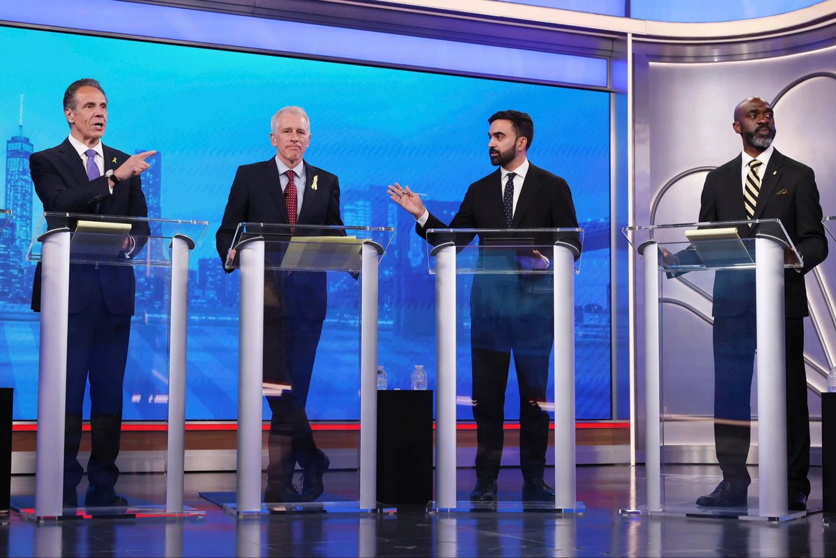 ChristineYeder1's tweet image. Is Anyone Watching The First New York Mayoral Debate .. So Fixed .. The Fix Is In For Mamdani. 🤬 The Debate Is A Trash Trump Bash Debate Instead Of What Will These Morons Do For The People in New York ..And For Some Reason Curtis Sliwa Is A No Show ?