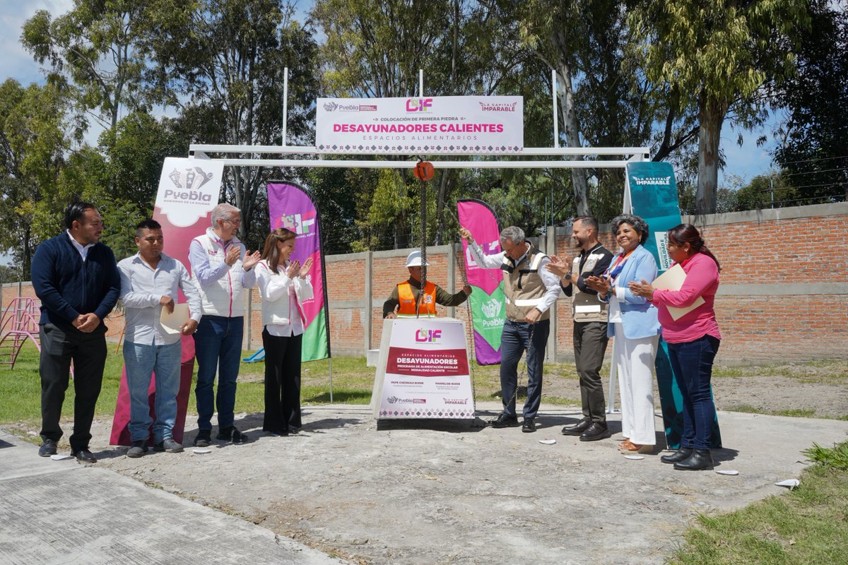 En beneficio de más de 1,400 niñas y niños estudiantes, el Gobierno de la Ciudad inició la transición del programa Desayunos Escolares Fríos a "Calientes".

🎒 Pepe Chedraui y MariElise Budib colocaron la primera piedra en Jardín de Niños Teotihuacan 🍲.

pueblacapital.gob.mx/noticias/capit…