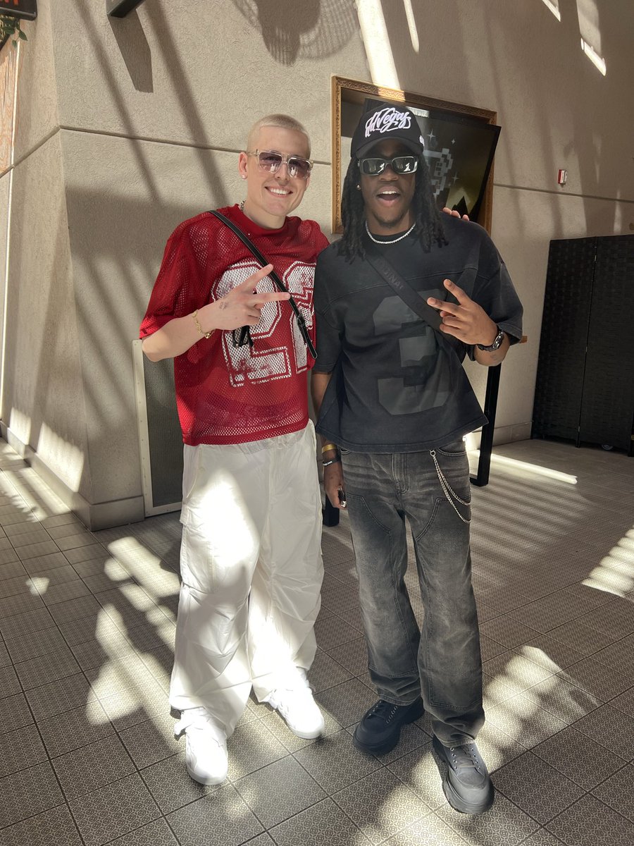 DDVEGAS is lit 🐶 

Shoutout to the number one community of all communities!!

<a href="/doginaldogsx/">Doginal Dogs</a> know how to rollout the red carpet for the community!!!