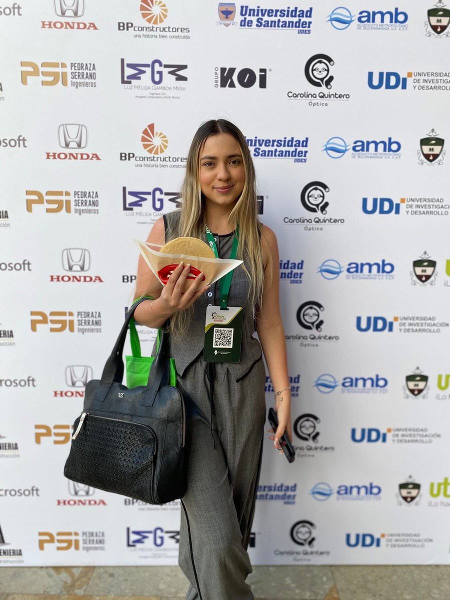 ObleasFlorida's tweet image. Seguimos en Neomundo, en el marco del Open Internacional de Ingeniería ⚙️ #ObleasFloridablanca #Neomundo #OpenDeIngeniería #Bucaramanga #DulcesTípicos #SaborSantandereano