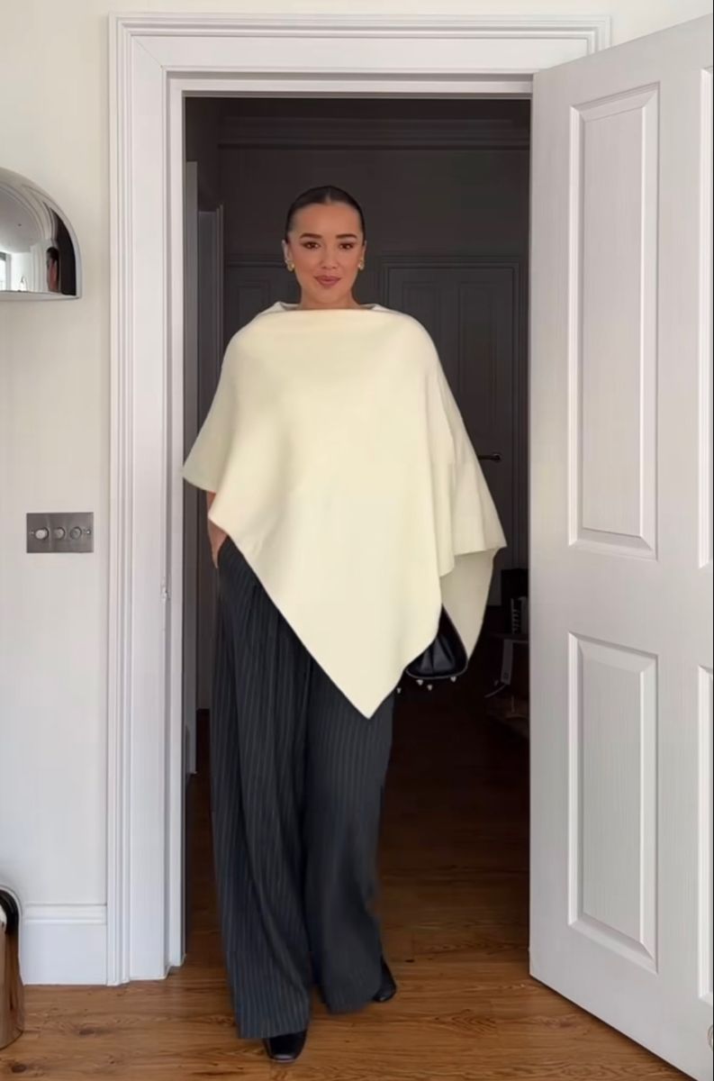 farfallasims's tweet image. CAS CC Creators hear me out...ponchos.
I am on my hands and knees🙏