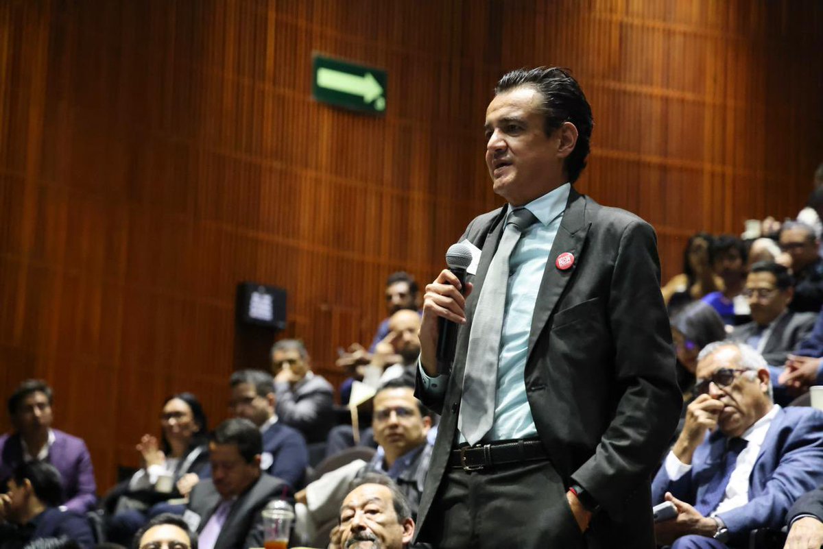 RocioAbreuA's tweet photo. Agradezco a todas y todos los que asistieron y distinguieron este encuentro con su presencia y valiosas aportaciones para seguir impulsando un México más sostenible y comprometido con el medio ambiente. 🇲🇽💚
#EnergíasRenovables #ForoSolar #TransiciónEnergética #RAA https://t.co/sQkjCPUYWj