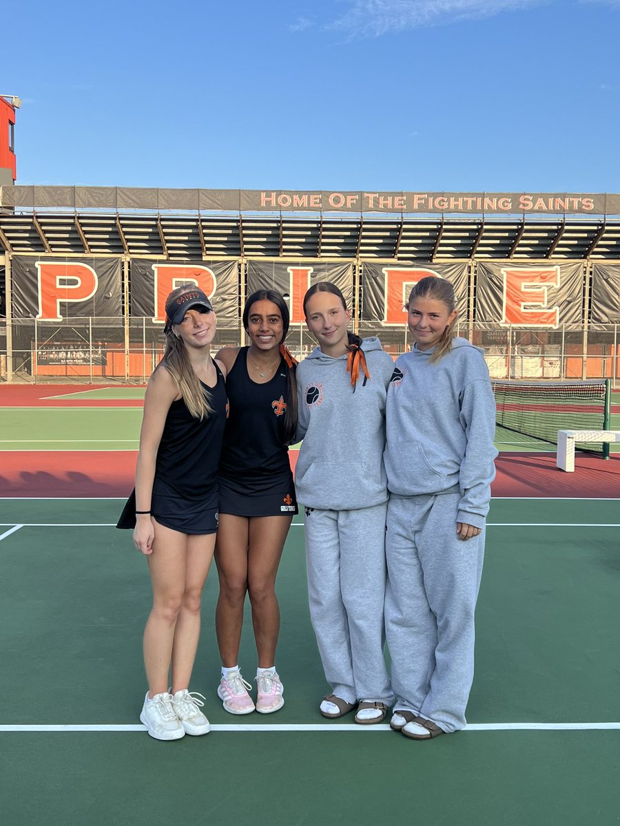 Congrats to our State Qualifiers for tennis! 
1S- Kelsey Jacob
1D- Harper Charlson and Greta Mazurova
2D- Lea Forsell and Layla Sutaria 

We can’t wait to see how you do in the finals tomorrow! So proud of all the hard work this season from all competitors! ⚜️🎾