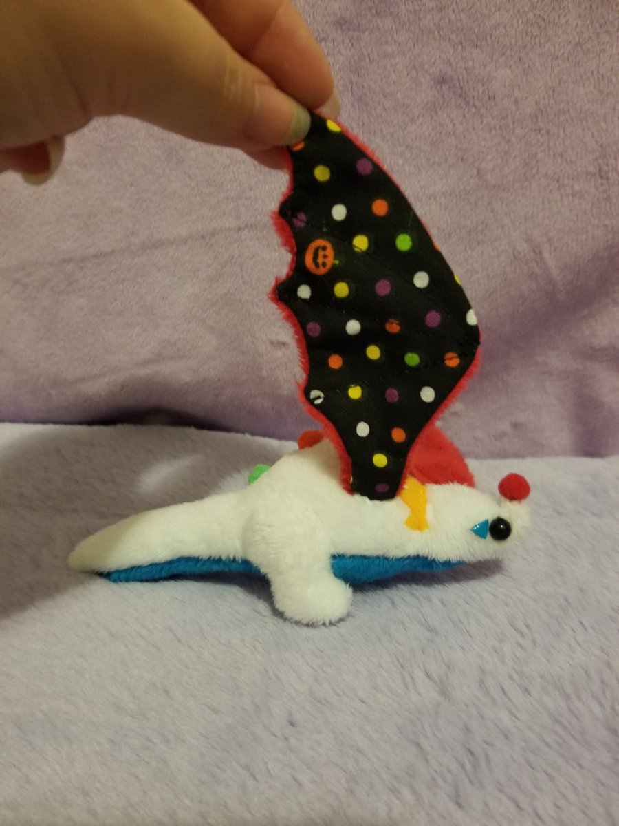 ShadowsPancakeA's tweet photo. 🤹‍♂️ Silly mini clown dragons are now in my sh0p! https://t.co/TNEsKl3ITt
