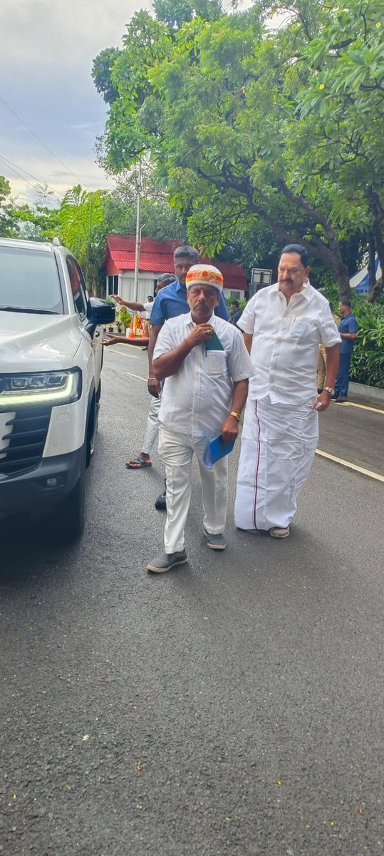 இன்று (17.10.2025) 
தமிழ்நாடு சட்டமன்ற பேரவைக் கூட்டத்தொடரில் கலந்துகொள்ள சென்ற போது.

<a href="/mkstalin/">M.K.Stalin - தமிழ்நாட்டை தலைகுனிய விடமாட்டேன்</a>

#TNAssembly