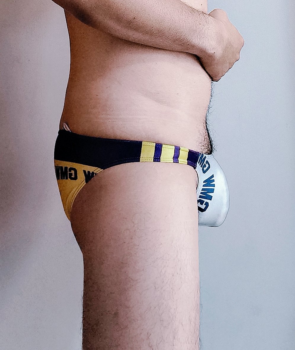 好像又是一個10來天沒出🙄
看到這樣的敏感下彎屌
BTM主會想怎麼欺負它？😭😱