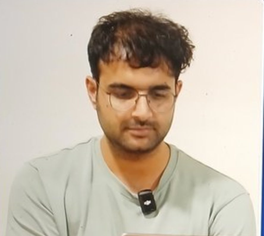 the_codewala's tweet image. Why most of the Programmers are bald ???