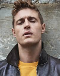 merlinpapin3's tweet photo. .@FredOL69007 On souhaite un Bon Anniversaire à #MaxIrons qui a 40 ans , on peut le voir dans
The Wife
Terminal
The Riot Club
Holodomor
Condor
The Little Drummer
La Maison Biscornue https://t.co/NlitzInIKx