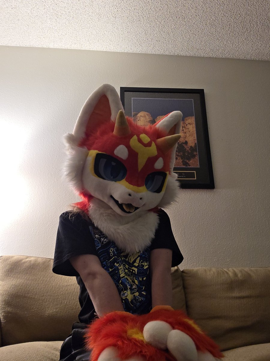 Got a new suit a little bit ago, his name is Tōgarashi (Chili Pepper) :3