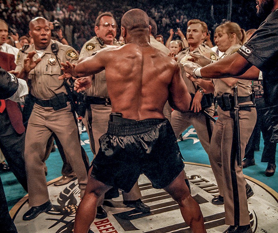 What is the most iconic sports photograph ever taken?
Me: Texas police restraining Tyson In order after George Floyd fight 
Drop your banger in comment 👇