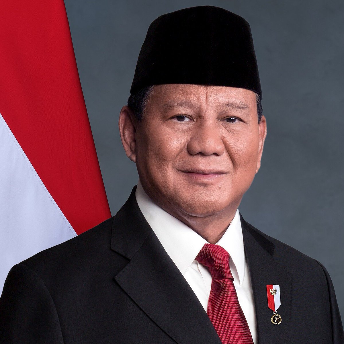 Doa - doa terbaik untukmu pak <a href="/prabowo/">Prabowo Subianto</a> 
Juga doa terbaik untuk negeri ini.
Jangan lelah mencintai negeri ini