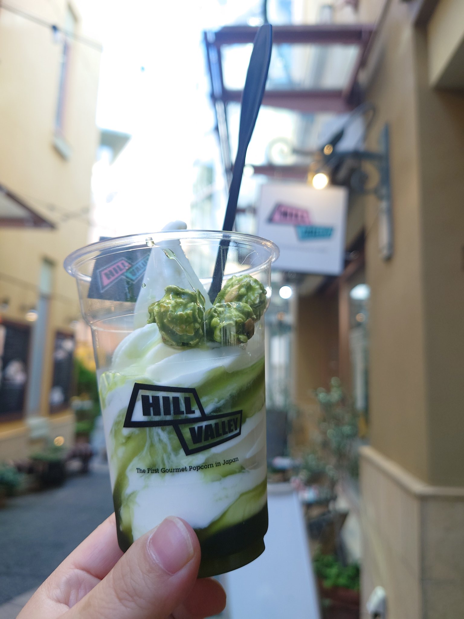 ヒルバレー公式 (@hillvalley_4) / X