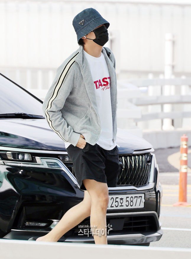 haechan wore a taste t-shirt today