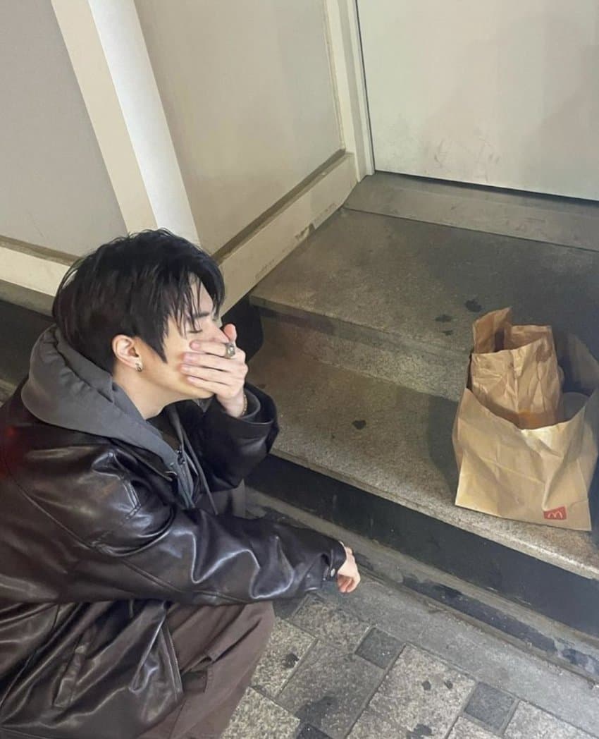 𝙘𝙤𝙢𝙢𝙞 tweet media