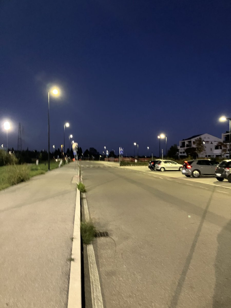 né quando esco né quando torno a casa vedo il sole
