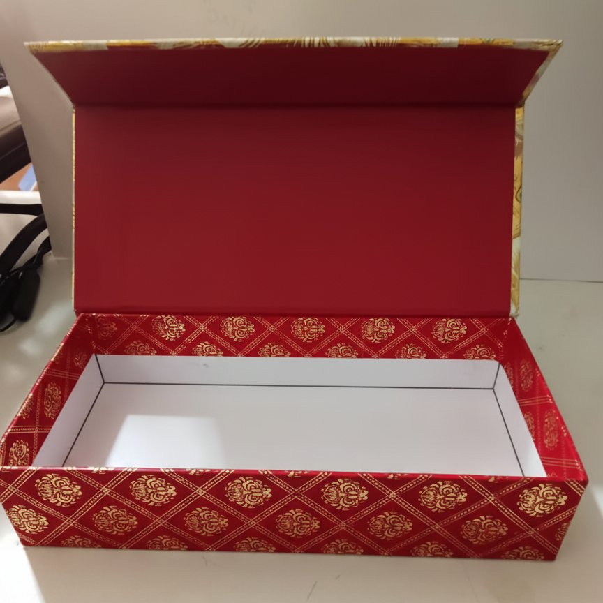 Bioleaf_MFG's tweet photo. Elevate your holiday products with a Red &amp; Gold Rigid Box! ✨
From luxury sweets to gift sets, Bioleaf Manufacturing designs packaging that shines. 🏆

Specializing in Corrugated Boxes, Monocarton, &amp; Industrial Packaging.

#BioleafManufacturing #PackagingDesign #CustomBoxes https://t.co/QHlBALgl7U