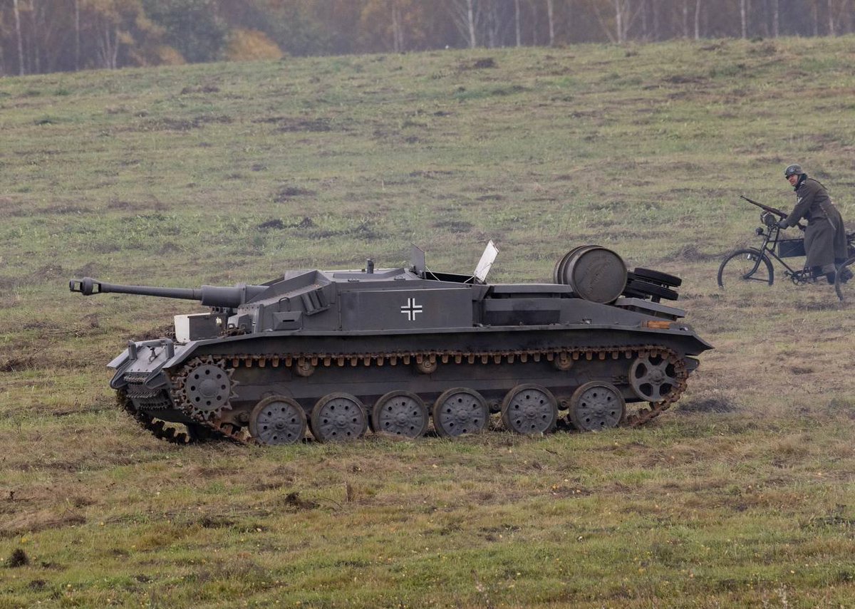 YPasholok's tweet photo. StuG 40 Ausf.F mockup, Borodino, october 2025
#stug
#mockup https://t.co/8AUvbsZztG