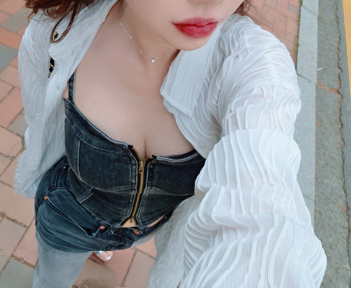 Squirter_hal's tweet photo. 오늘 출근룩은 너무 평범하지?
#만남  #스위치  #맘눌뎀 https://t.co/FrcAD8MLgu