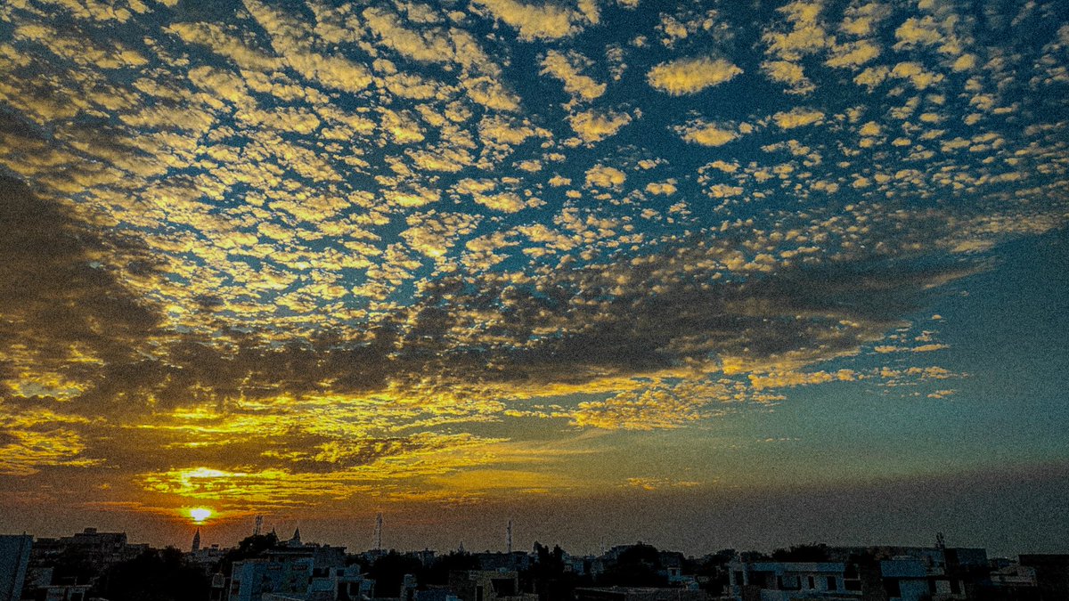 ๐๐๐๐ก๐ข๐ง ๐บ (@livingarts_eth) on Twitter photo Good Morning ๐ 
My #graintez Event photography drop from my Through My Lens.
Beneath a sky of molten gold,the sun descends, its story told,
through scattered clouds like whispered sighs,
painting dreams across the skies.
" Twilight Dreams - 1 $XTZ ๐ Good Morning ๐ 
My #graintez Event photography drop from my Through My Lens.
Beneath a sky of molten gold,the sun descends, its story told,
through scattered clouds like whispered sighs,
painting dreams across the skies.
" Twilight Dreams - 1 $XTZ ๐