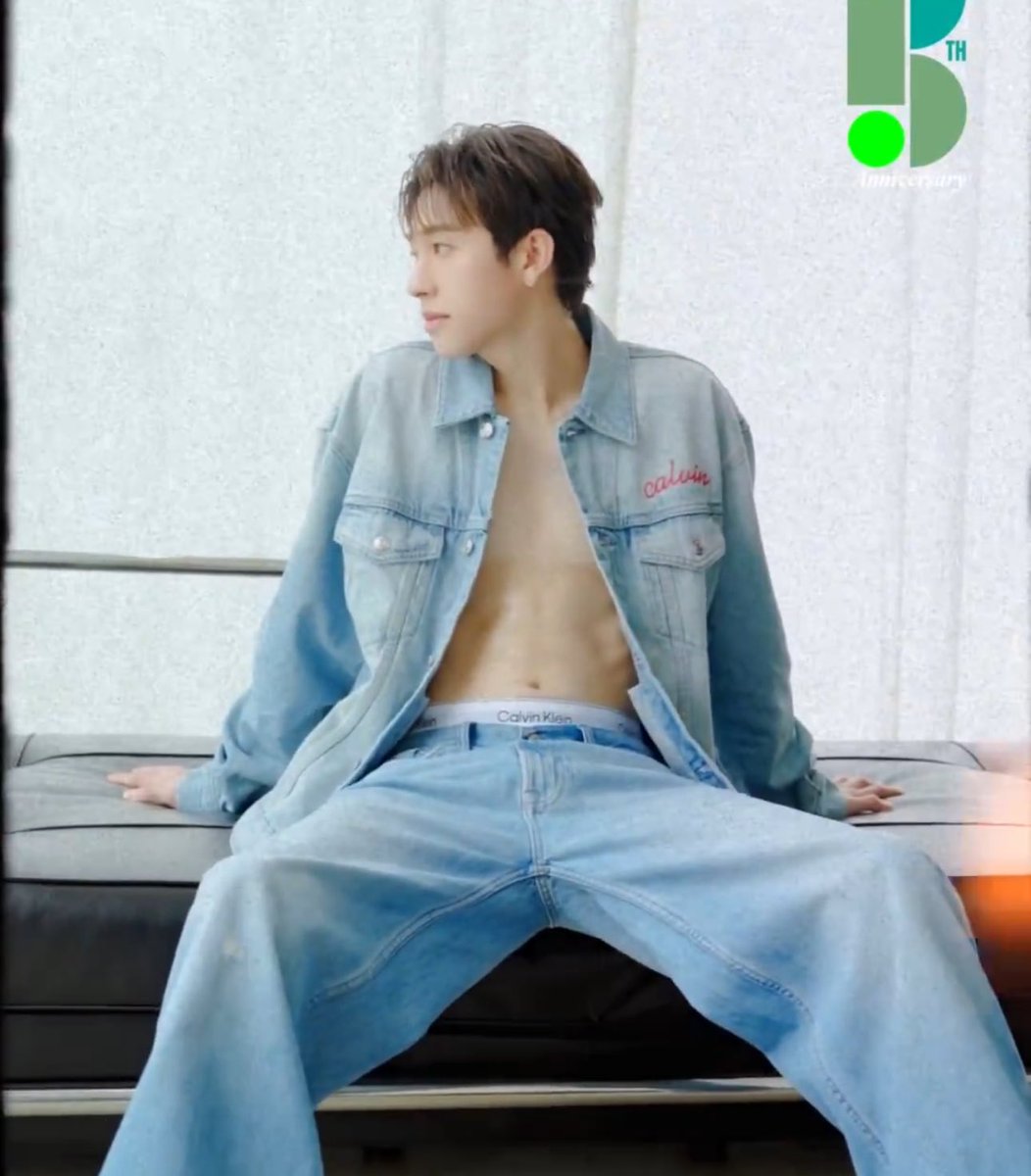 อองออง tweet media