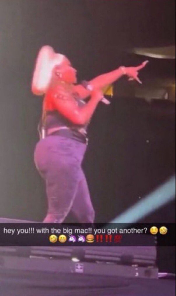 <a href="/NICKIMINAJ/">Nicki Minaj</a> you sure are goliath… you big asl