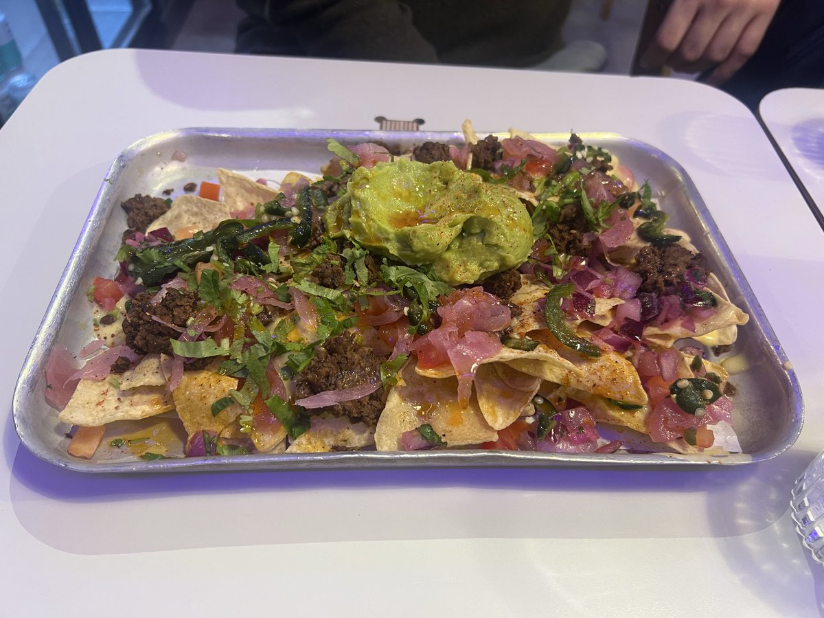 bIeakhome's tweet image. also we ate this awesome vegan Mexican food #FoodBlog