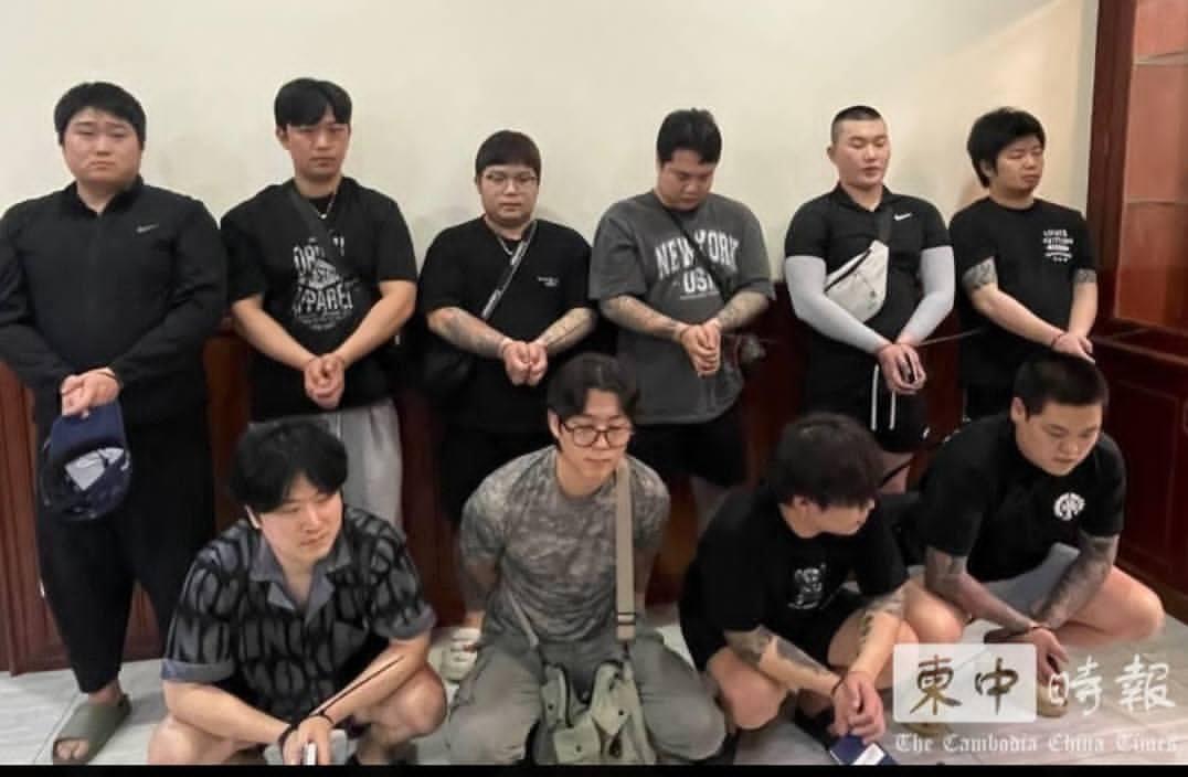 柬埔寨抓了75個台灣跟中國詐騙頭目。有的真的一眼就看的出來是台灣的。柬埔寨沒在遮臉打馬賽克，這點挺好。