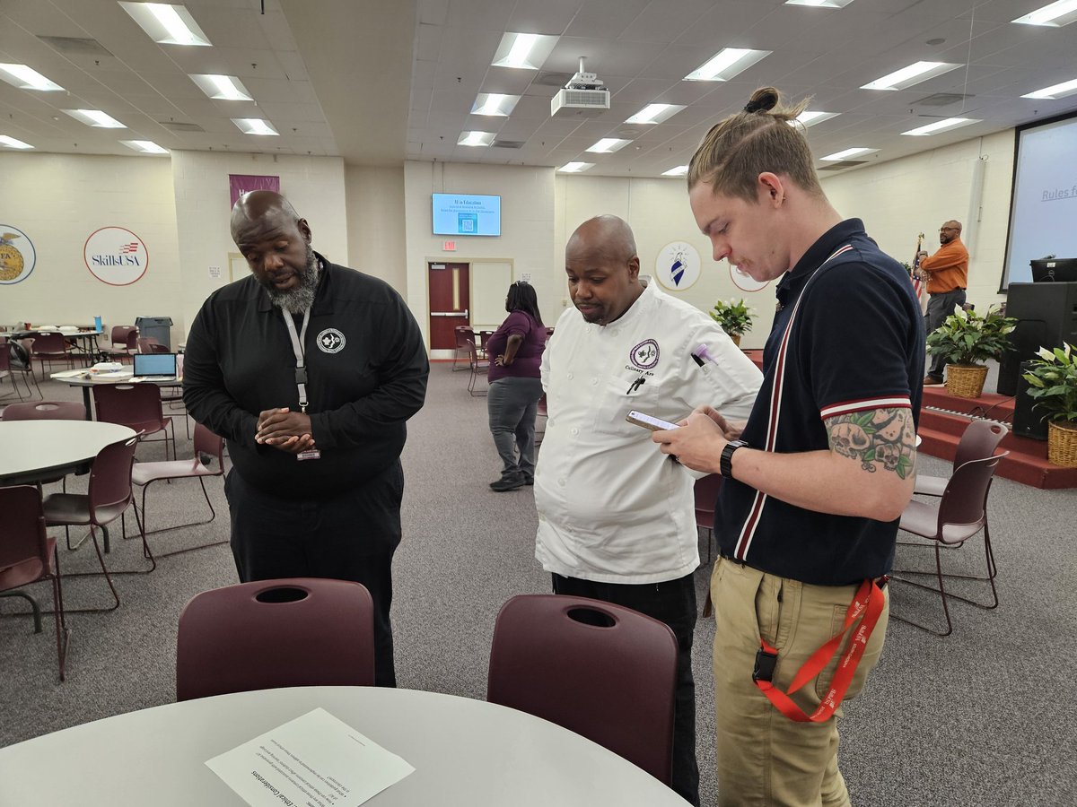 Great PD session today led by Dr. China on Generative AI! 💡 Staff explored artifacts, asked big questions, and discussed the impact of AI on jobs, careers, and education. Exciting insights on how AI can benefit both teachers and students! #HeywardCTE #AIinEducation #FutureReady