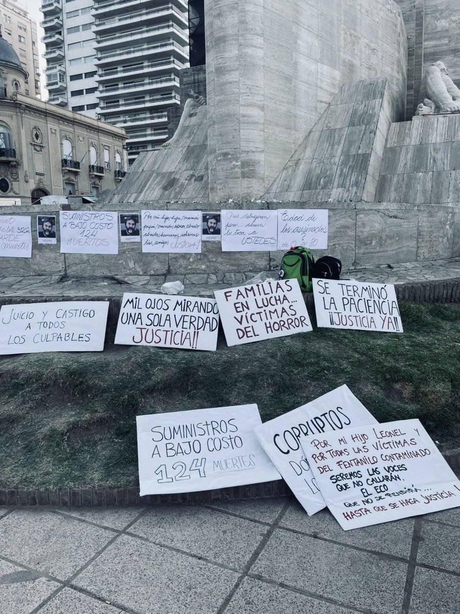 Las familias víctimas del fentanilo adulterado se reunieron hoy en Rosario.
Acompaño su lucha por la verdad y la justicia, y reafirmo mi compromiso para que una tragedia así no vuelva a repetirse.