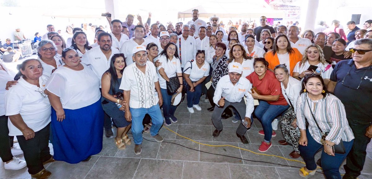 Gracias a la solidaridad de los trabajadores de la educación, el #SNTE reunió las primeras 10 mil despensas para damnificados en Veracruz y mantiene 110 centros de acopio para los afectados en otros estados, señaló su dirigente, Mtro. Alfonso Cepeda Salas.
bit.ly/3J8QIBt