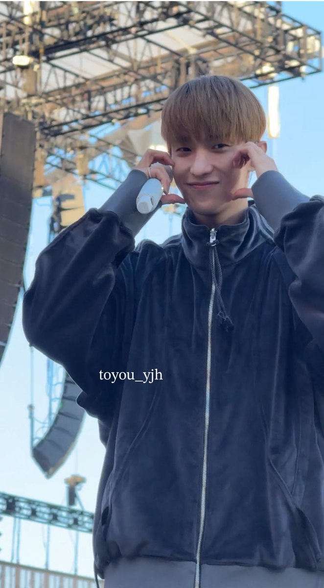 our sunshine DK!! #SVT_WORLDTOUR #SVT_TOUR_NEW_ #SEVENTEEN_NEW_IN_LA #DK