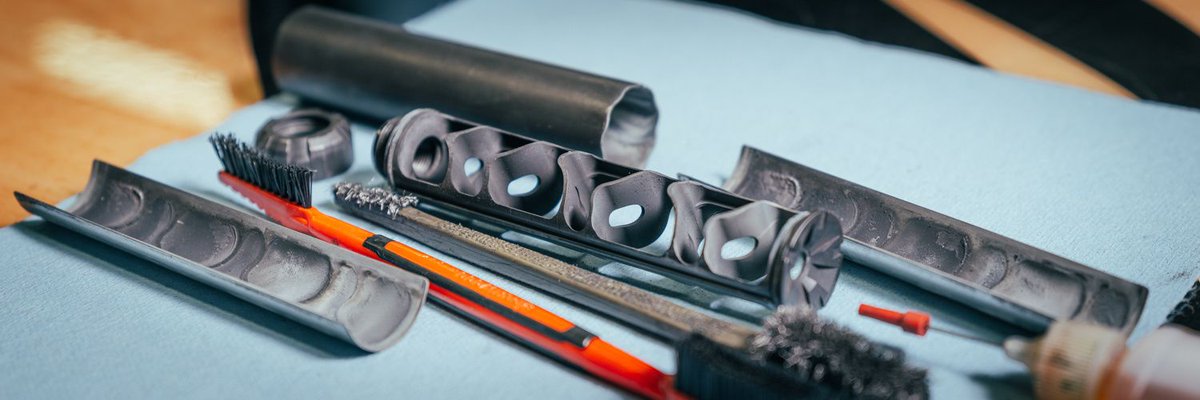 SEAL1Products's tweet image. Watch Dwight show his classic 1986 West German Sig in action and put SEAL 1 to the test.

Water beads right off, carbon won’t stick, and even after 2,000 rounds—it still cleans in minutes.
That’s how SEAL 1 works.

 #Seal1 #GunCare #FirearmMaintenance #CleanFast