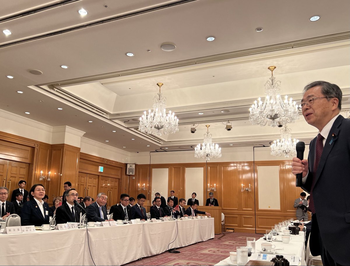 中国地方の河川治水事業推進について自治体との意見交換。

中国地方の国会議員として出席しました。

河況係数（最大流量時と最小時の比）:
ミシシッピ川3  
ドナウ川4 
信濃川117  
四万十川8920

中国地方の雨量観測所122
うち73が過去10年間で最大値更新

命を守る治水事業に全力をあげます。