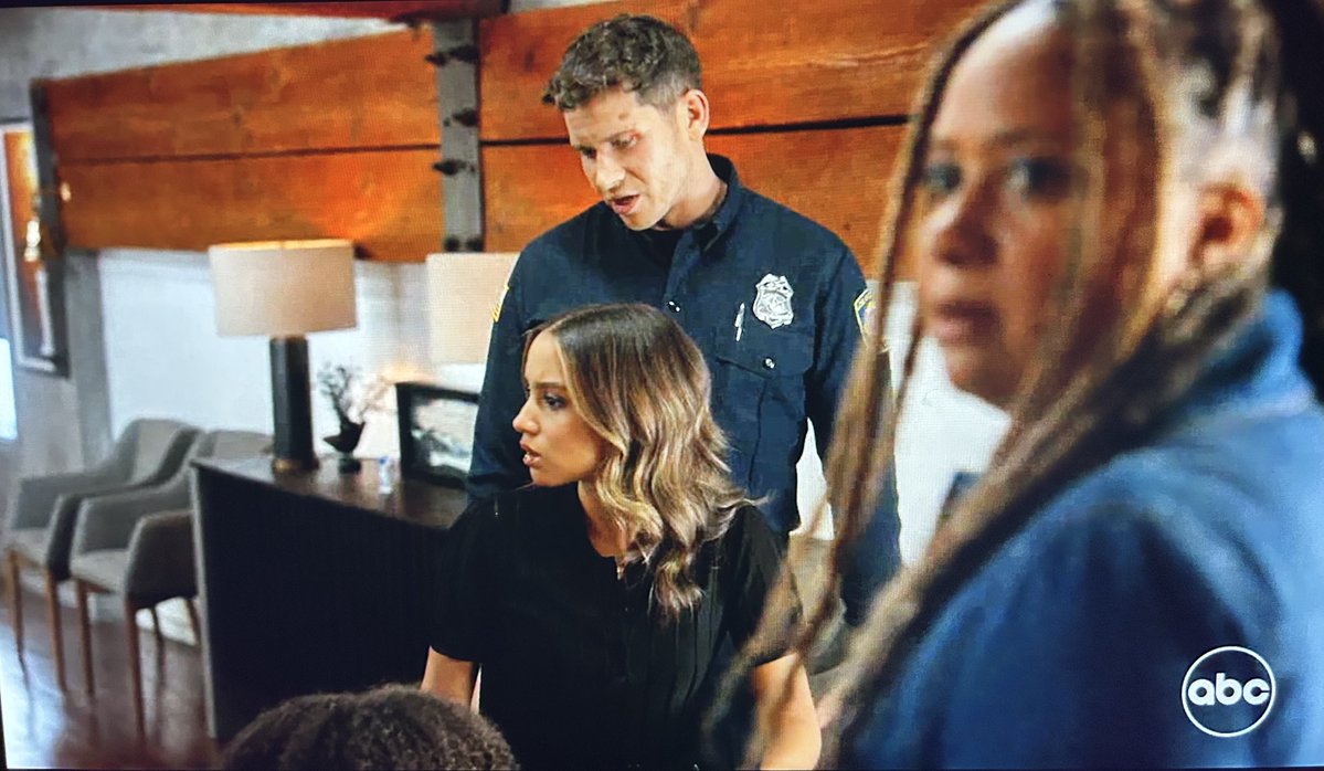 buckiverse's tweet image. this pretty brother sister duo #911onABC