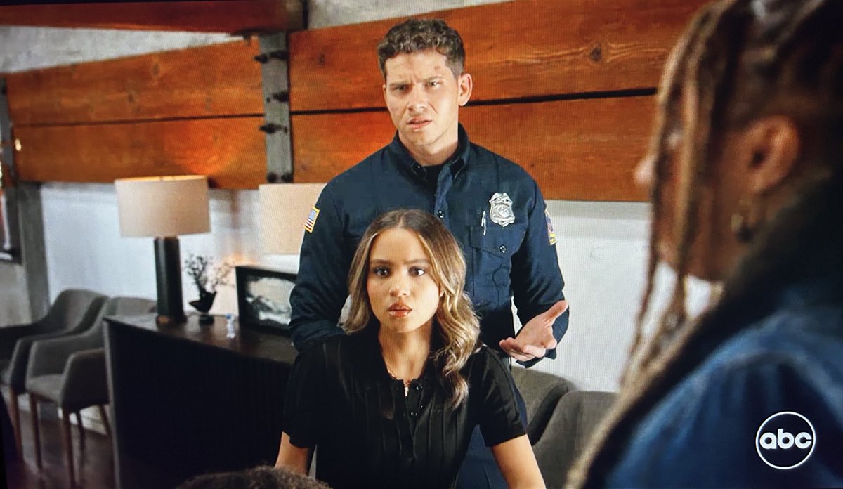 buckiverse's tweet image. this pretty brother sister duo #911onABC