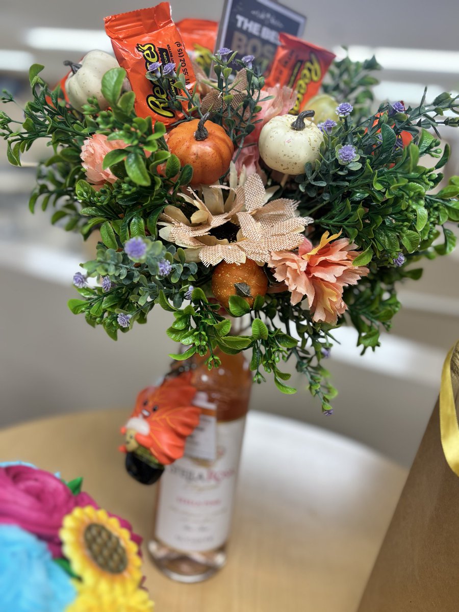 ayeTHTSkiesha's tweet photo. Happy Boss Day to me 🥰 https://t.co/ncKhrmDpD2