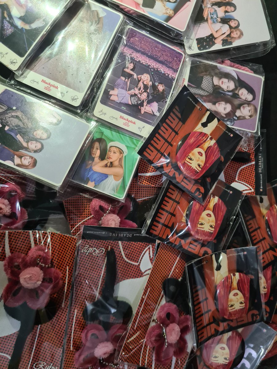 xsanlen's tweet photo. FREEBIES BLACKPINK DEADLINE READY DAY 1 &amp; DAY 2 SEMOGA BERUNTUNG
#BLACKPINK 
#BLACKPINK_DEADLINE_IN_JAKARTA 
#DEADLINE_IN_JAKARTA https://t.co/oEiz6NUErd