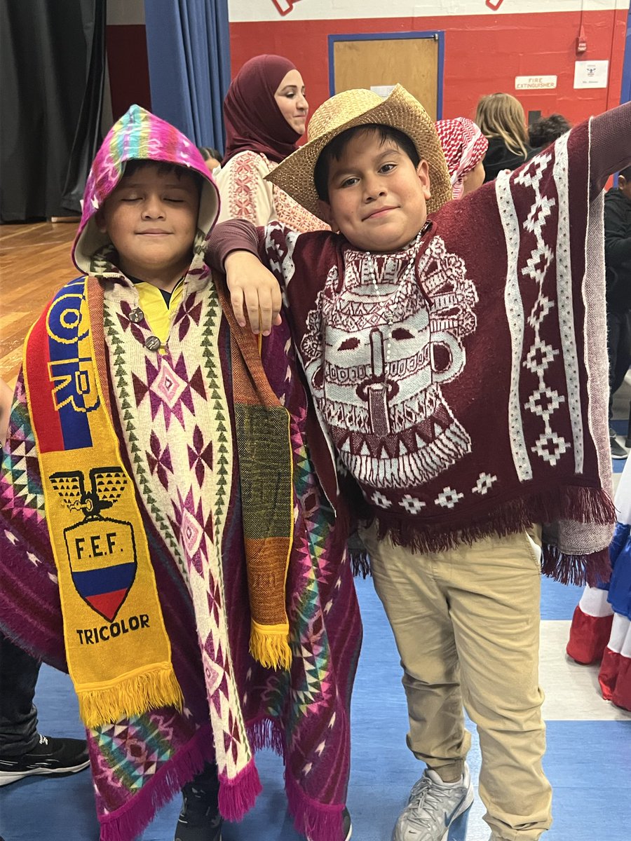 MsHernandezPCSD's tweet image. Tonight’s Multicultural Celebration was AMAZING! Thank you to @Hernandez_PCSD and our Events Committee for putting this together! Thanks to all of our families for cooking and sharing in this evening & a big shout out to our PHS Dance Team and Coach Johnson as well. ❤️💙