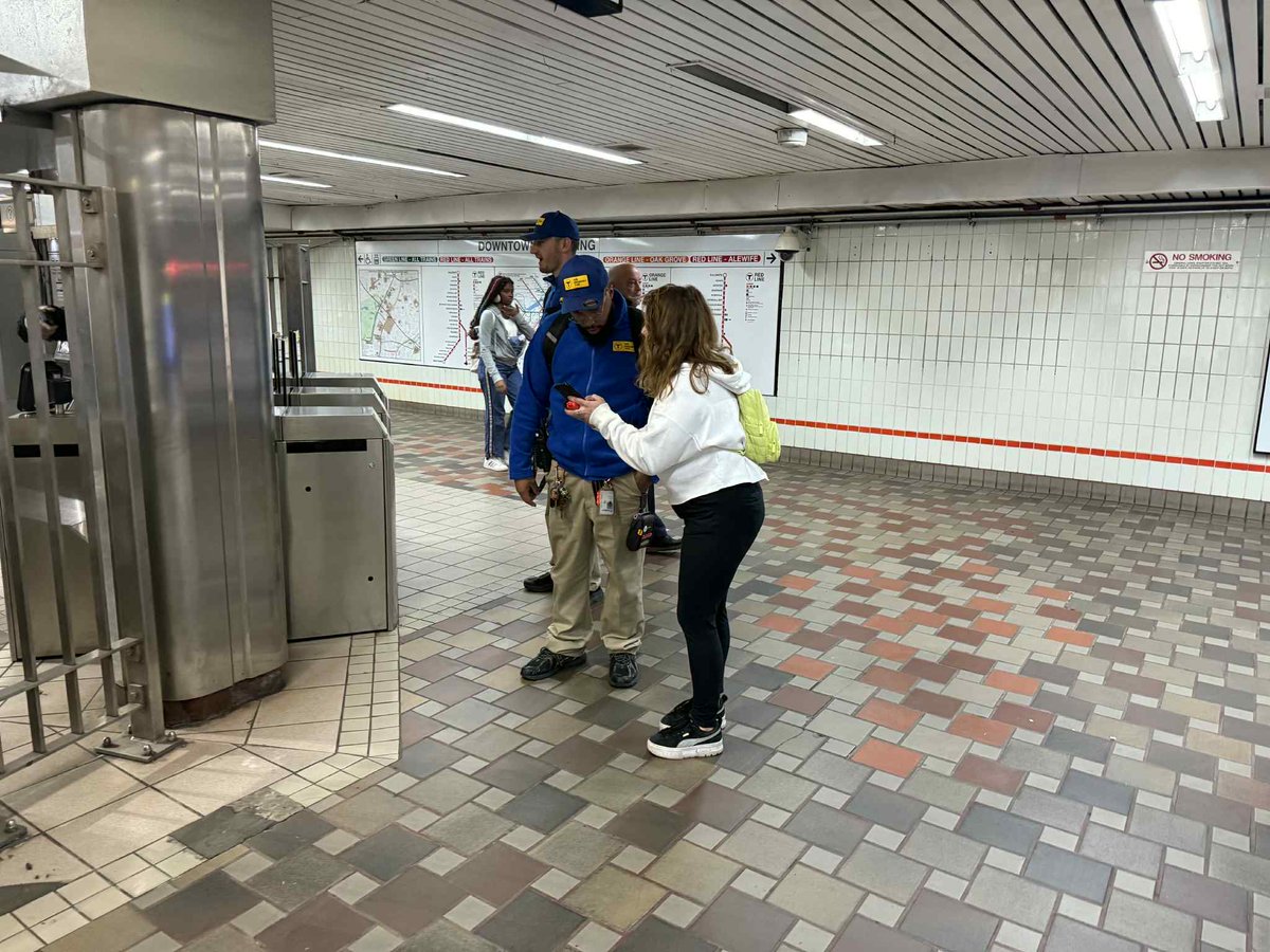 Earlier today, the E-Board visited the MBTA Operations Control Center to meet with our bus and light rail dispatchers and stopped by Downtown Crossing to connect with our Fare Engagement team. Always proud to visit our members who keep our city moving!

#UnionStrong #MBTA