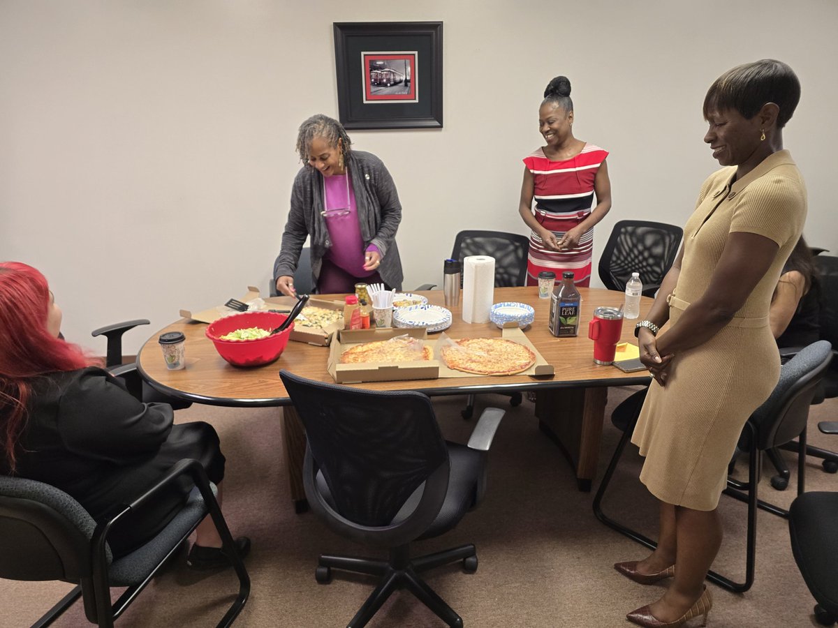 TolbertLegal's tweet photo. The staff at Tolbert &amp; Tolbert LLC are truly amazing! In honor of Boss's Day, the team bought pizza from Miller Pizza in Gary, In.  Celebrating the firm leadership while stimulating the local economy is a win, win! #FaithExperienceResults #MillerPizza #Str8OutOfGary #BossDay https://t.co/8crOCQB8nu