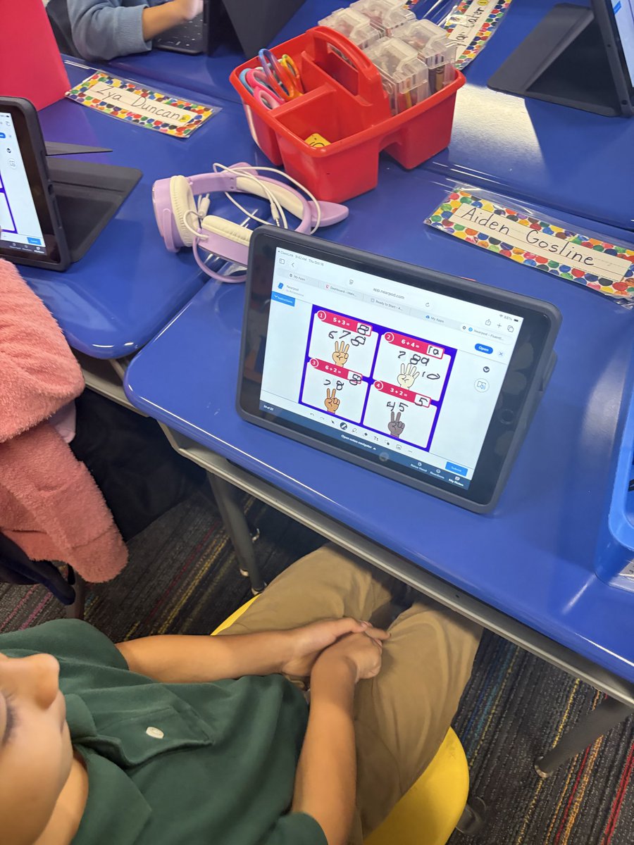💻📚 Today I supported Mrs. Cassara, a first grade teacher @springdalemacon, in using <a href="/nearpod/">Nearpod</a> with her firsties to practice the addition strategy, counting on! Loved seeing her students engaged and excited to learn! 🌟 #Built4Bibb #Nearpod #EdTech