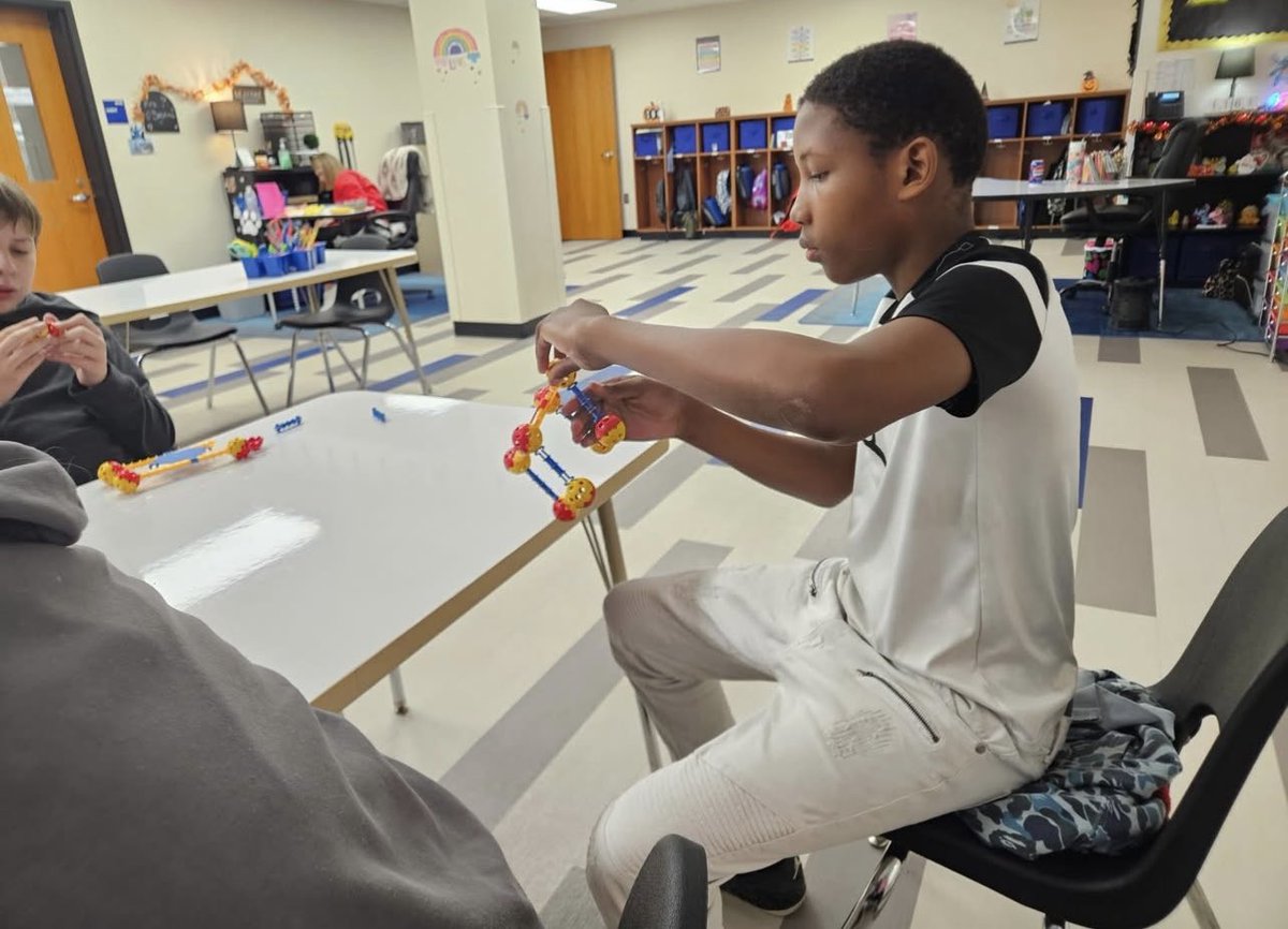 MapleCrestSTEM's tweet image. Ms. Knutson’s class built an incredible marble run as part of this year’s STEM Week celebrations! It was all about creativity, teamwork, and hands-on problem-solving. Watching their designs come to life was such a rewarding moment for all! ❤️💙