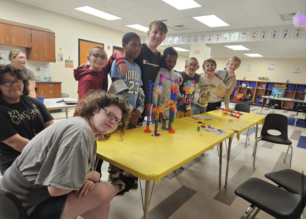 MapleCrestSTEM's tweet image. Ms. Knutson’s class built an incredible marble run as part of this year’s STEM Week celebrations! It was all about creativity, teamwork, and hands-on problem-solving. Watching their designs come to life was such a rewarding moment for all! ❤️💙
