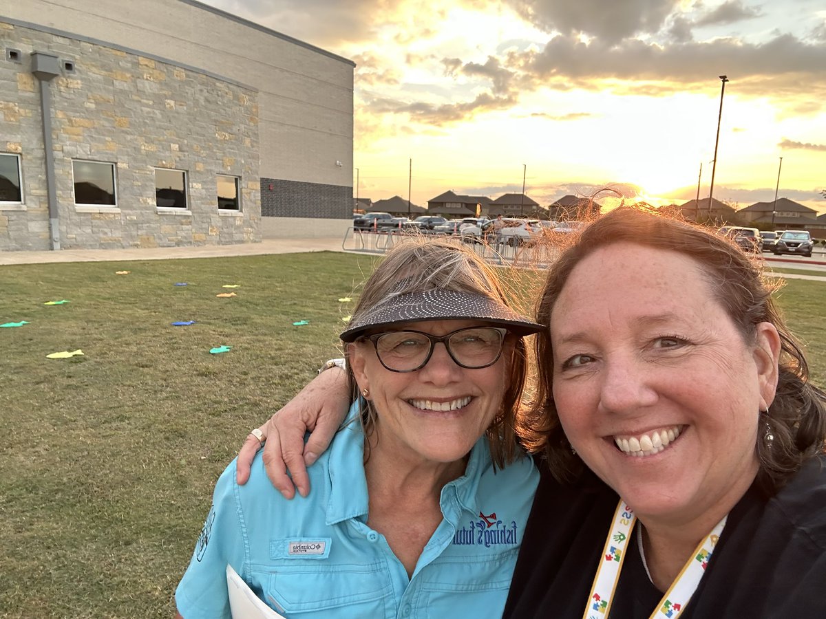 An evening at school for the color run!!! So fun to see the smiles on both staff and kids!!! Go <a href="/OLE_Leopards/">Leonard Elementary</a>