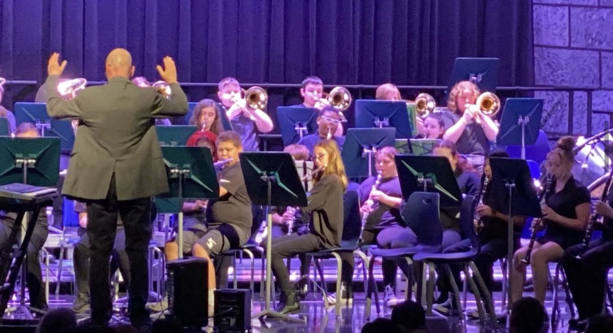 MapleCrestSTEM's tweet image. We had a packed house tonight for our MC STEM Middle School Band Concert, and our students did not disappoint! Every group brought energy, heart, &amp;amp; talent to the stage. We are so proud of these young musicians! Thank you to director, Dr. Miller, our families, friends, and staff!