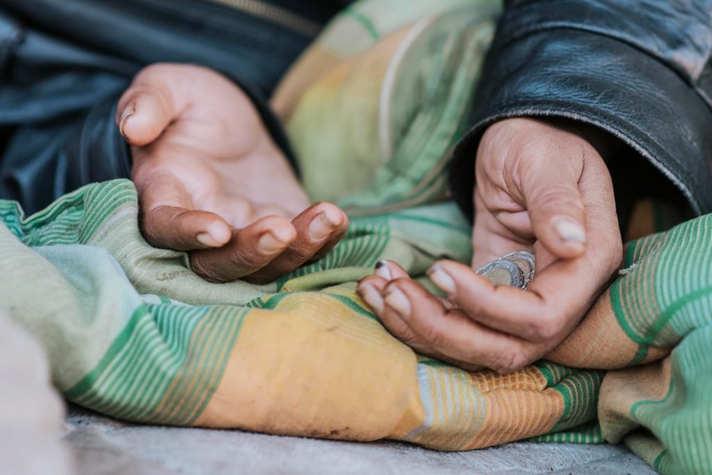 Daily27Info's tweet photo. "To eradicate poverty, we need to get beyond averages"
🌍 International Day for the Eradication of Poverty
✍️ @JMorduch , Professor of Public Policy and Economics at @NYUWagner 
🔗 https://t.co/lZWxZ3h7hM
#Economy #EradicatePoverty #EndPoverty #News #Daily27 https://t.co/Z7MTtdgLgB