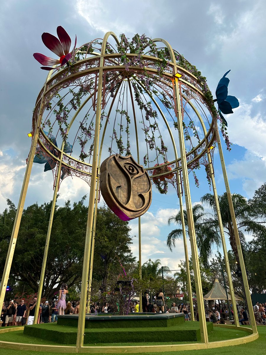 Machad0Jr's tweet photo. Tomorrowland Brasil 25 https://t.co/Q86VHXzCWl