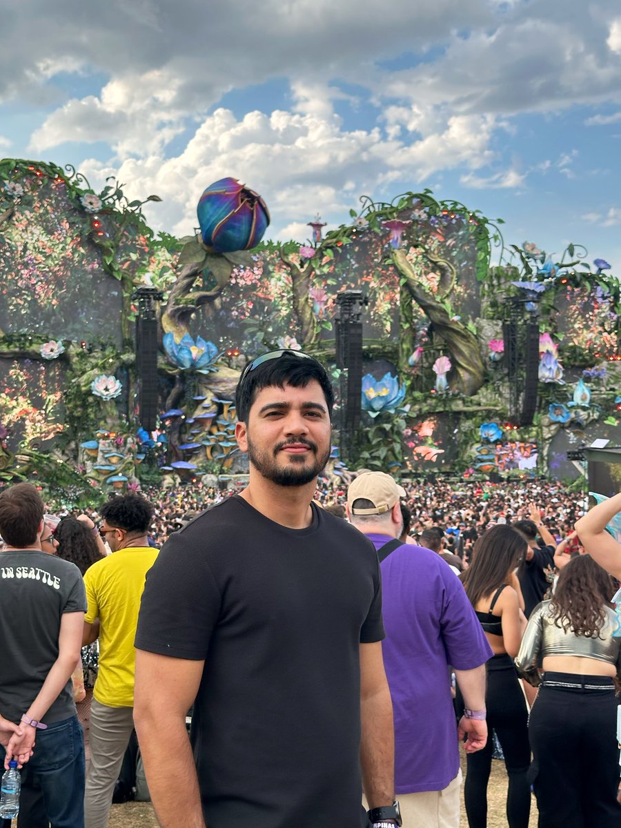 Machad0Jr's tweet photo. Tomorrowland Brasil 25 https://t.co/Q86VHXzCWl