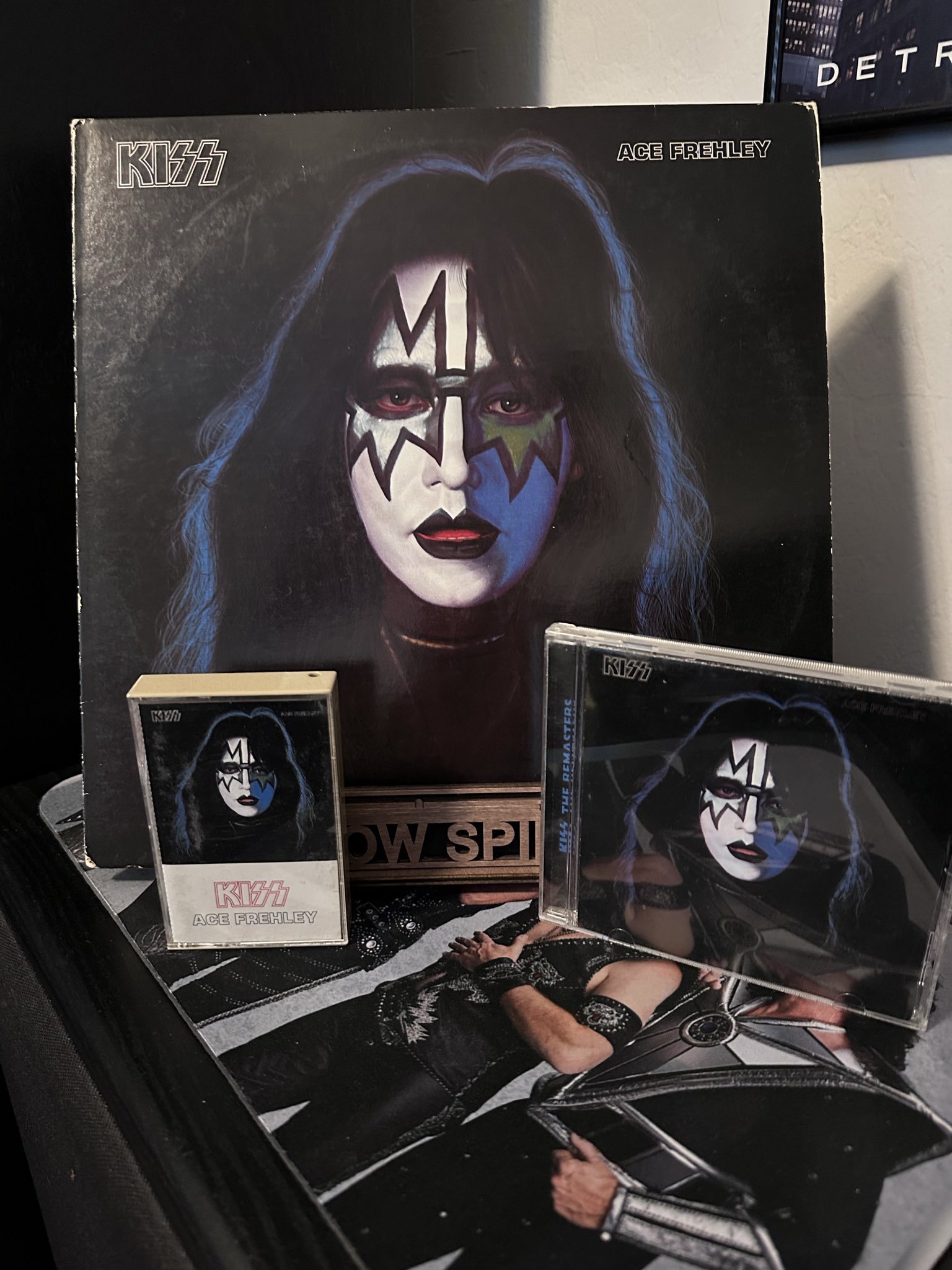 KISS ACE FREHLEY ピクチャーレコード 　　 　　　★限定版★ KISS ACE FREHLEY ピクチャーレコード ☆限定版☆ Amazon.co.jp: Ace