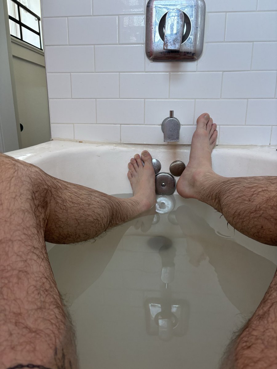 u mind if a boy has a soak ? 🙄